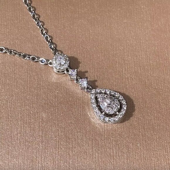 NEW 18k White Gold Diamond Necklace Pear Cut Waterdrop Diamond Pendant - Picture 8 of 10